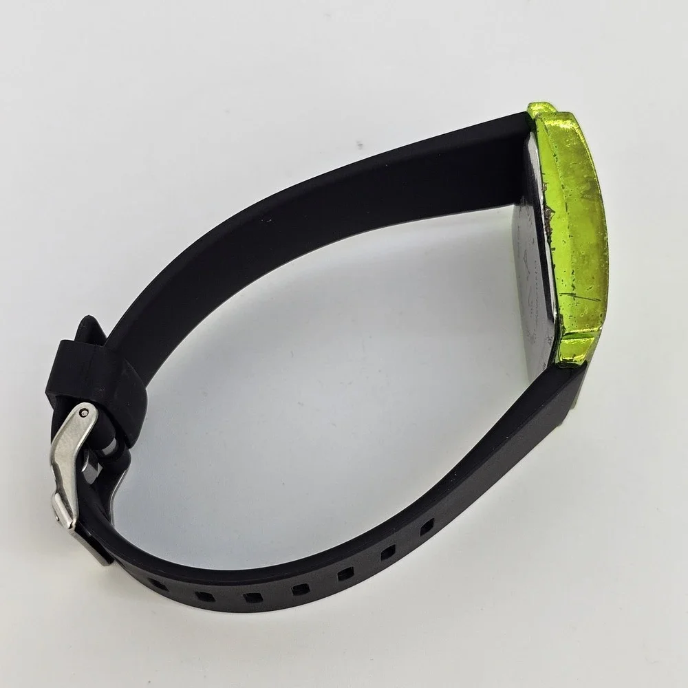 32MM Women's Watch Green‎ Dial New Black Plastic Bands New Battery